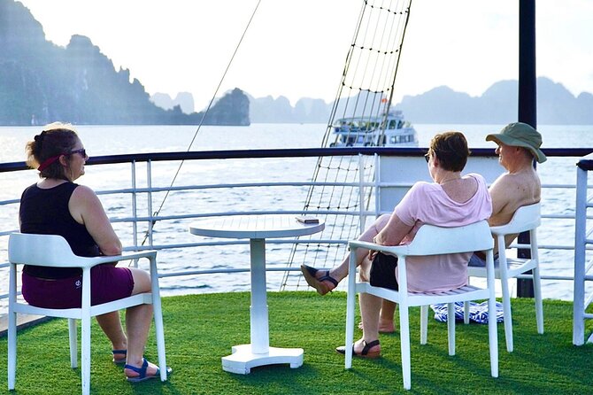1 Day Halong Cruise Tour with Transfer and early return to Hanoi - A seafood lunch with a vegetarian choice