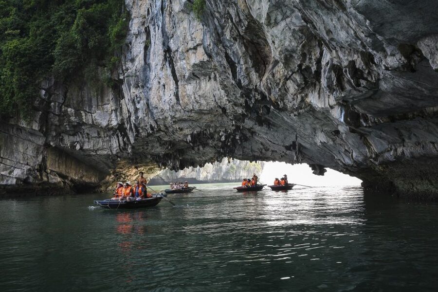2-Day Ha Noi - Ninh Binh - Ha Long Bay Highlights Tour - Luon Cave by kayak or bamboo boat