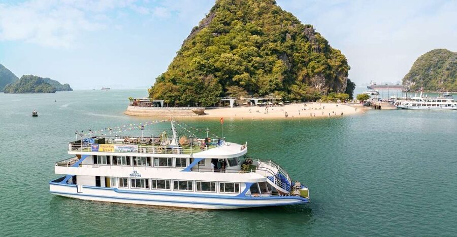 2-Day Ha Noi - Ninh Binh - Ha Long Bay Highlights Tour - Tam Coc by bamboo boat on the Ngo Dong River