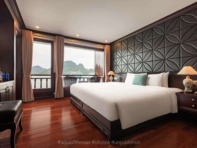 2-Day: Halong Lan Ha Bay 5 Stars Cruises w/Balcony & Bathtub - Boarding And The First Lunch