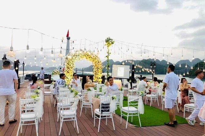 2-Day Luxury Halong Bay Aspira Cruise from Hanoi - Food, drinks, and service