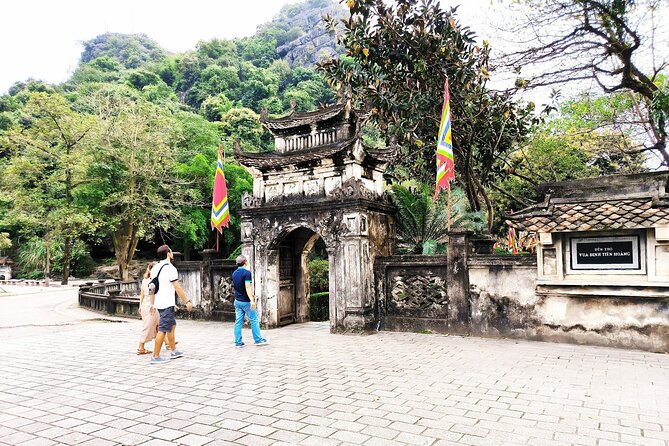 2 Day Private Tour in Ninh Binh with Mini Resort or 4 Star Hotel - Thung Nham Bird Park by small boat