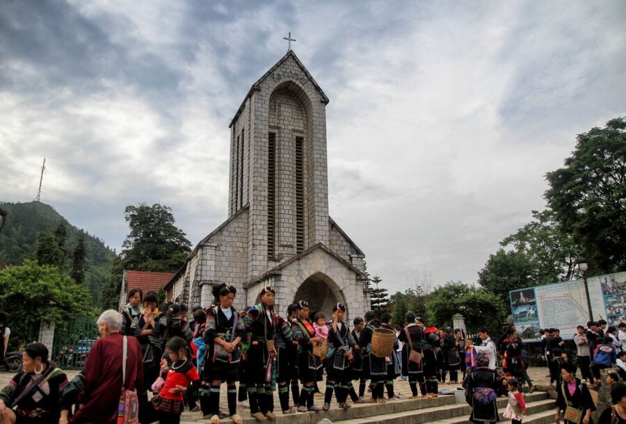 2-Day Sa Pa Ethnic Homestay Tour & Trek with Limousine Bus - Who should book this Sa Pa trek?