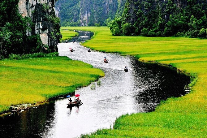 2 Days 1 Night Luxury Ninh Binh Private Tour from Hanoi - Lunch and the first taste of northern Vietnamese food