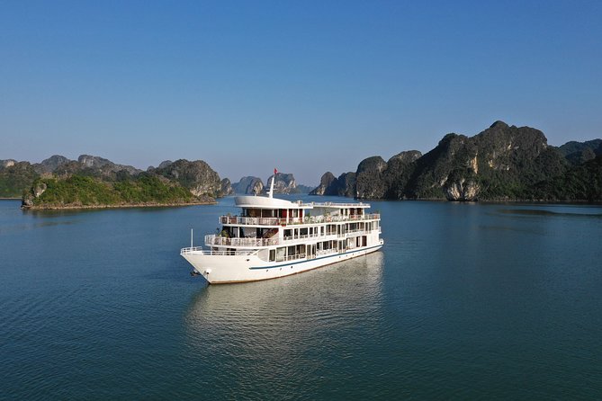 2 Days Ha long Sapphire Cruise - Day one: lunch, limestone islands, and Lan Ha Bay