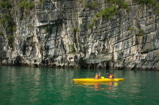 2 Days Halong Bay - Halong Sapphire Cruise - 6:00 am Tai Chi and the morning bay