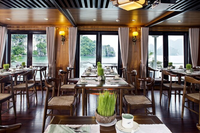 2D1N: Halong Bay 4-Star Cruise - Cave, Kayak, Swim, Meals - Luon Cave by kayak or bamboo boat