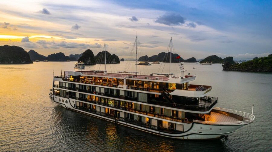 3-Day 2-Night Lan Ha Bay 5-Star Cruise - Viet Hai Village by Bicycle