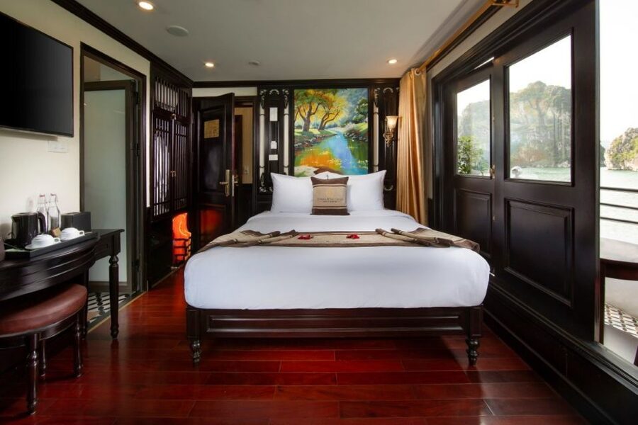3 Day Hanoi - Ninh Binh - Halong Bay 5 Star Cruise & Balcony - Day 1: From Hanoi to Bai Dinh’s enormous temple complex