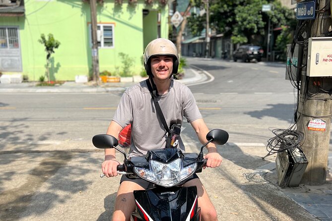 3D2N LOOP TOUR BY MOTORBIKES (self-driving - IDP needed) - The guide team and the size of the group