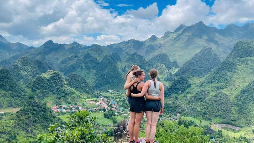 4-day Motorbike Ha Giang Loop Luxury Tour With Easy Rider - Day 1: Bac Sum Pass to Dong Van, 135 kilometers