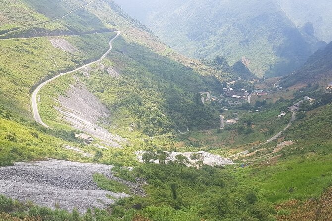 4 Days 3 Nights Ha Giang Easy Driving Motorbike Tours - Meals, beds, and daily comfort