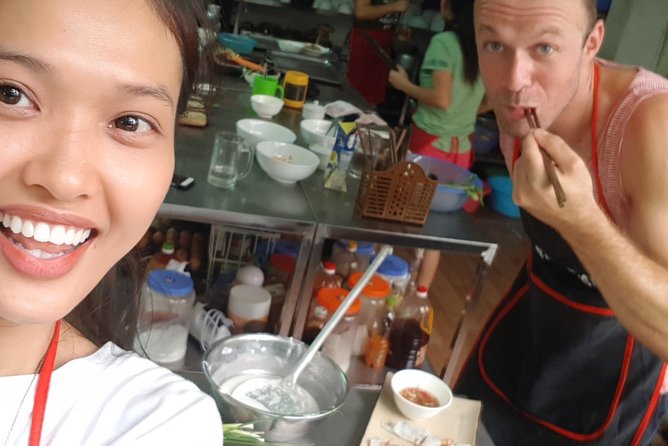 5 Traditional Dishes Hanoi Cooking Class with Market Trip - Shopping for ingredients at Hanoi’s largest market