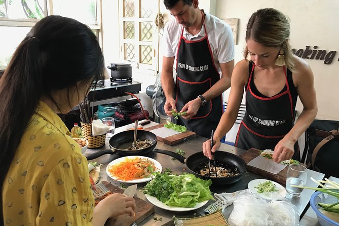 5 Traditional Dishes Hanoi Cooking Class with Market Trip - Cooking five classic Vietnamese dishes