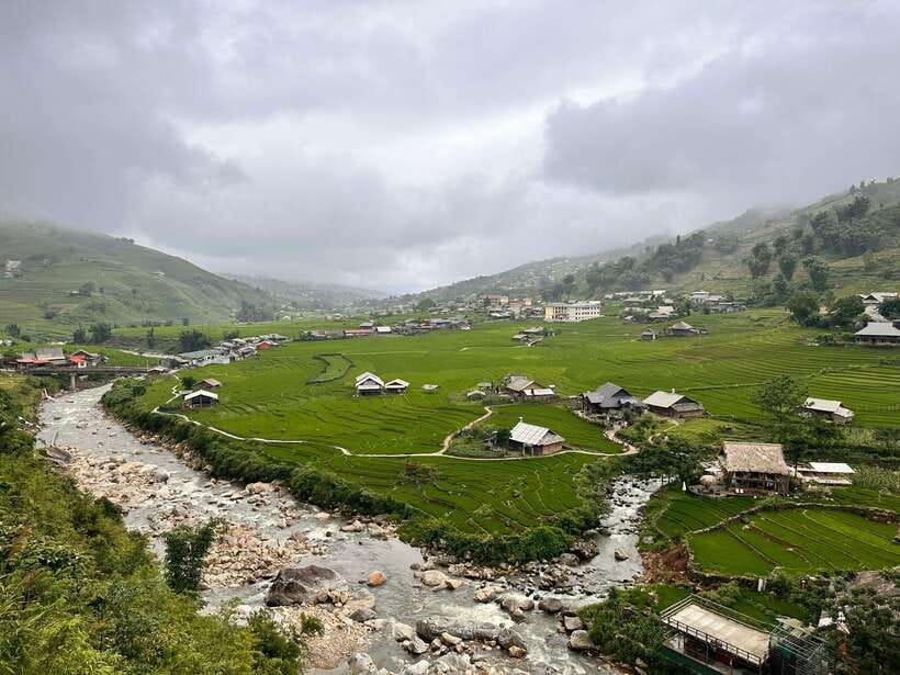 AUTHENIC 2D1N Trek & Bungalow Retreat with Dinh Hmong Family - Lunch with a Hmong family