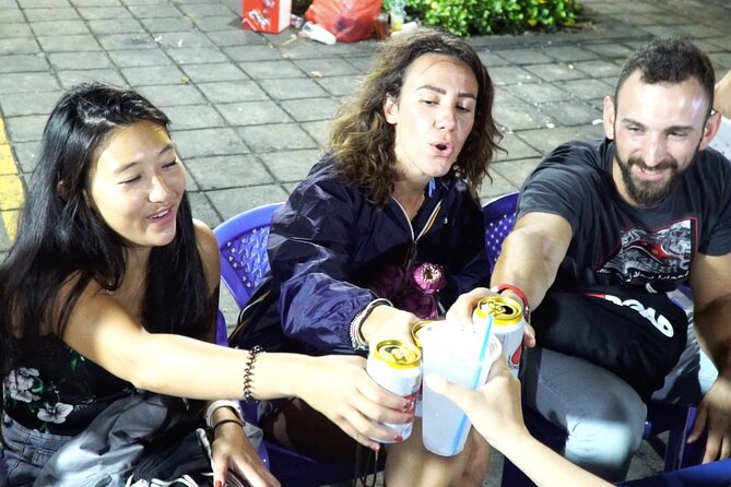 Award-winning Saigon Food Tour with GirlPower Drivers | KissTour - Stop three: Hồ Thị Kỷ Flower Market