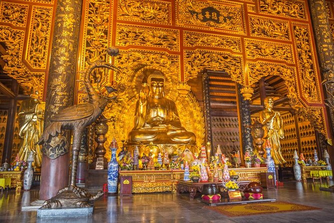 Bai Dinh- Mua Cave and Trang An boat trip - Bai Dinh Pagoda: two hours among enormous statues