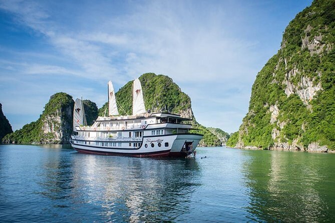 Bai Tu Long Bay 2 Day 1 Night Cruise - Meals, service, and the relaxed cruise rhythm