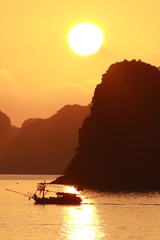 Bai Tu Long Bay 2 Days 1 Night With Renea Cruise - Cabins, staff, and the important quality warning