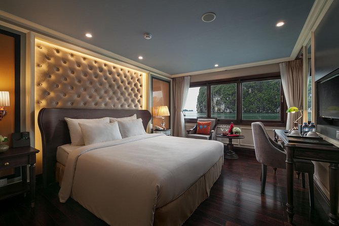 Bai Tu Long bay Luxury Cruise 2D/1N: Less touristy places, Kayaking, full meals - Why Bai Tu Long Bay feels like the better route