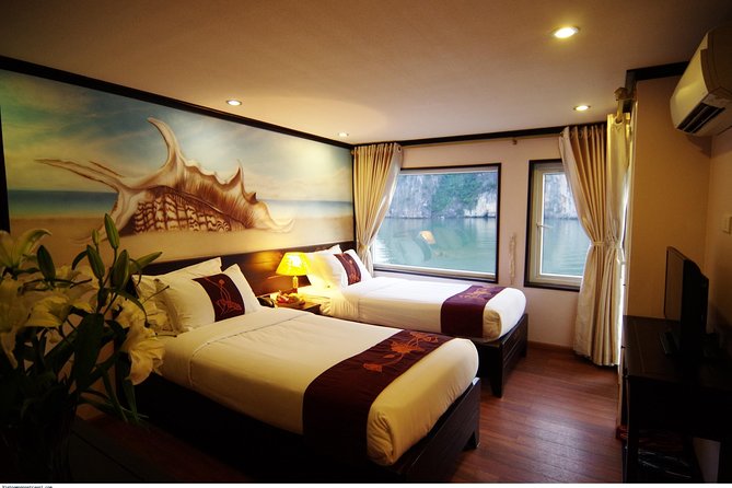 Bai Tu Long bay Luxury Cruise 2D/1N: Less touristy places, Kayaking, full meals - Who will enjoy this cruise most?