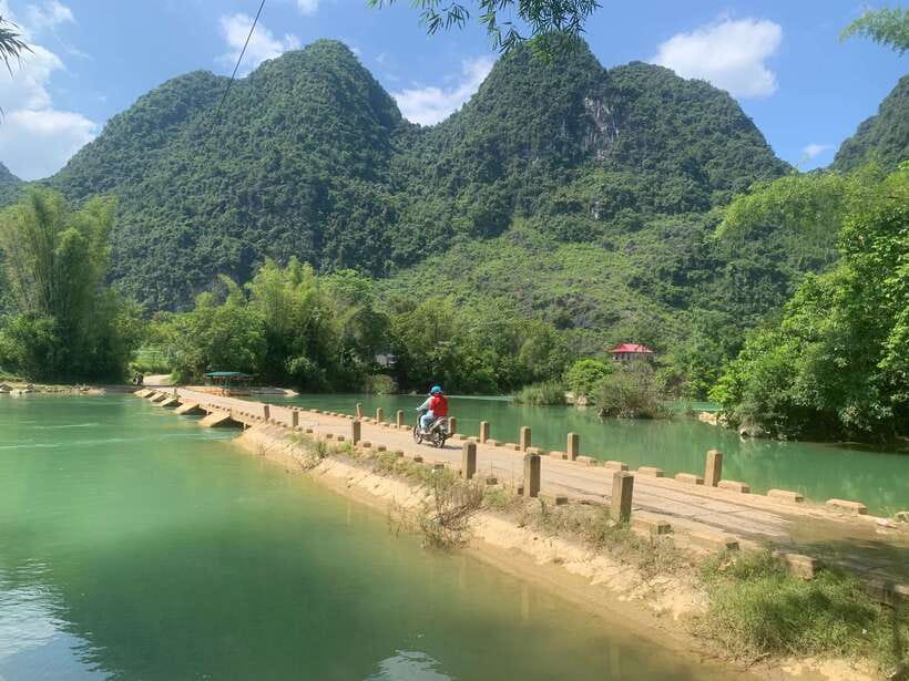 Ban Gioc Waterfall - God Eyes Mountain 1 Day By Car - The return route and Angel Mountain at sunset