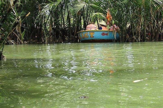 Basket Boat Tour from Da Nang/HoiAn by Lunch & Cafe Class Private - What the $13 price really buys