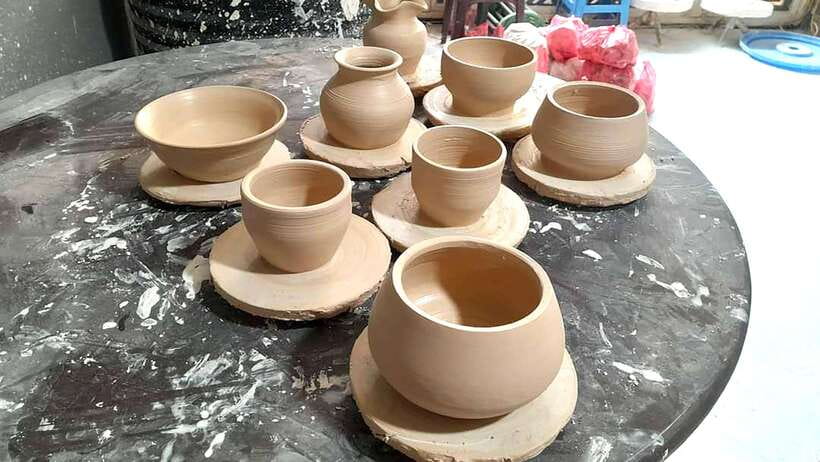 Bat trang Pottery Ceramics Class in Hanoi’s Old Quarter | VN - Choosing the piece that comes home
