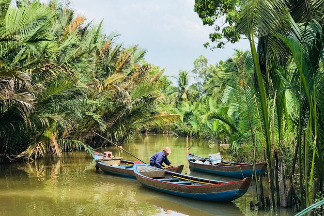 Ben Tre Mekong Zig Zag: Scooter, Sailboat, and Food (Full day) - A three-hour lunch and hammock pause