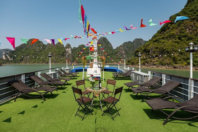 Best Price Halong Bay Full-Day Trip,Cave,Titop,Kayak By Transfer - Luon Cave by kayak or bamboo boat