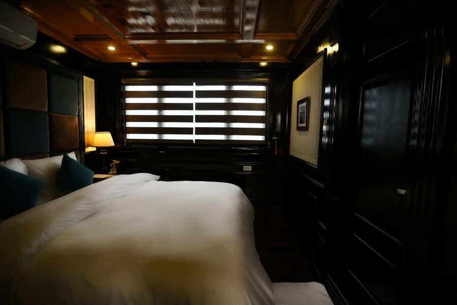 BestSeller - 2 Day 5-Star Overnight Cruise of Highest Safety - Kayaking and swimming at the right time