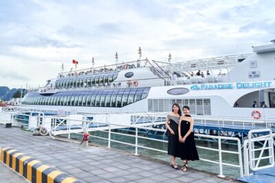 Buffet on Paradise Delight Dining Cruise Halong Bay Tour