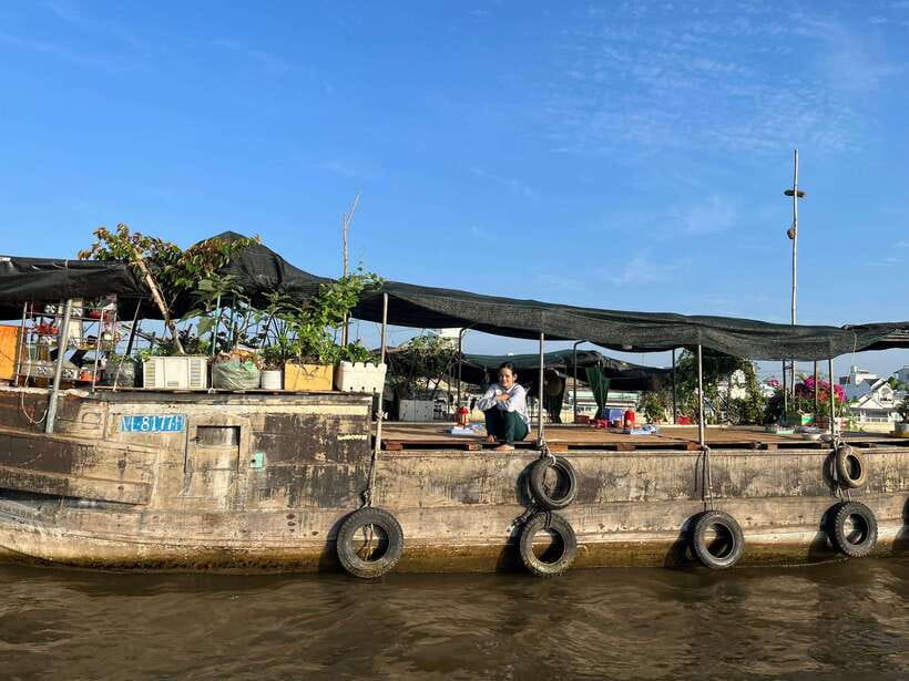 Can Tho: Cai Rang Floating Market and Canals - Cai Rang Floating Market from a smaller boat