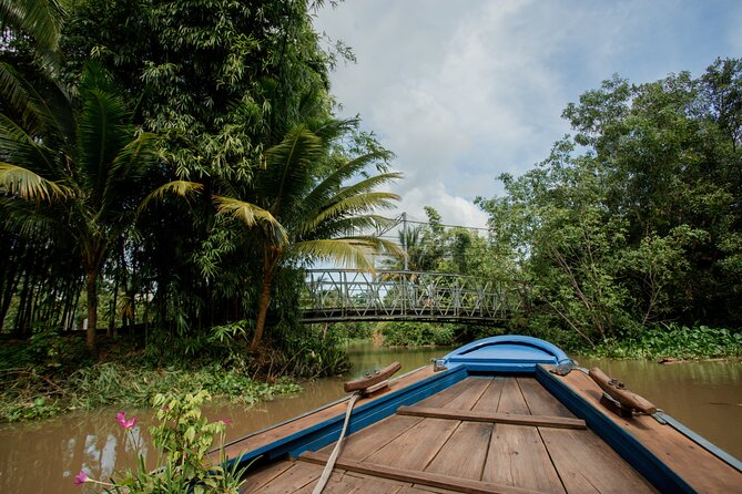 Can Tho Floating Market and Fruit Garden Tour - Cruising the small green canal