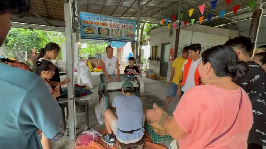 Can Tho: Floating Market, Cacao & Canals with French Guide - Finishing at an organic cacao farm