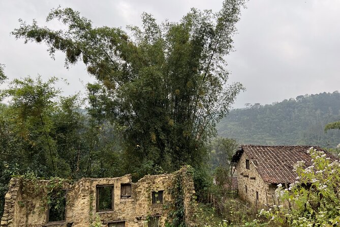 Cao Bang Easy Trekking Tours 2Days/1Night Ban Gioc Waterfall ET1 - Walking into Bong Son Village