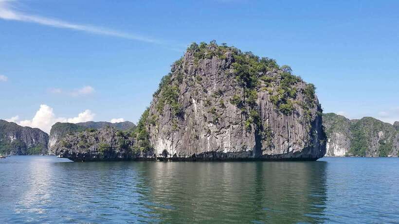 Cat Ba: Sunset on Lan Ha Bay with Sunset Party - The sunset tea party from 5:00 to 5:45 PM