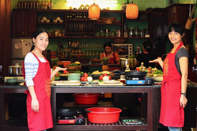 Cooking class with market visit - Meeting Your Guide and Finding Your Way In