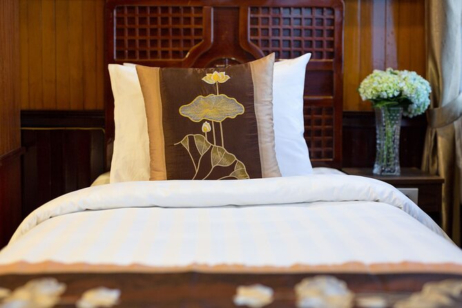 CozyBay Boutique 2D1N Kayak, Swiming ,Titop, Cave, Expressway way - Sunrise, breakfast, and the pearl farm