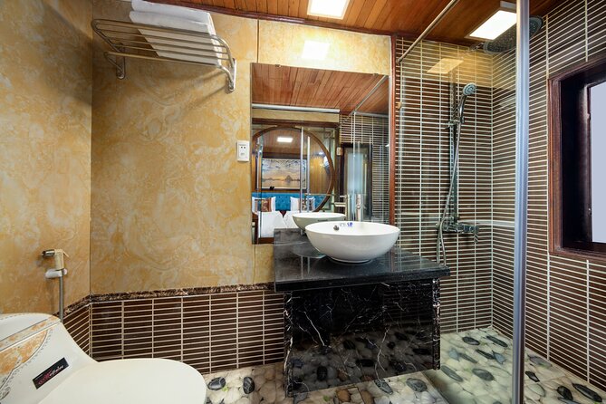 CozyBay Boutique 2D1N Kayak, Swiming ,Titop, Cave, Expressway way - What the $122 price really covers