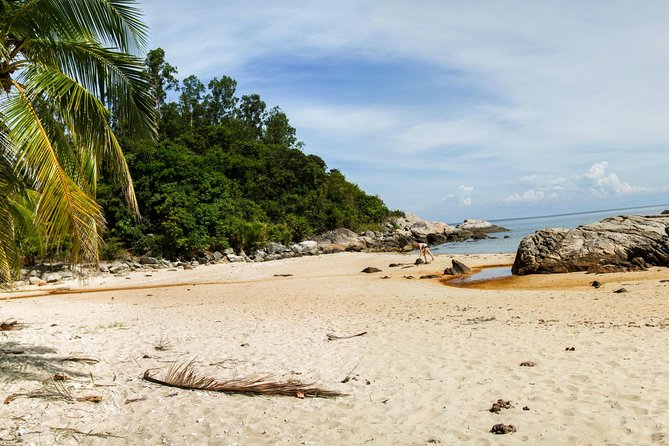 Cu Lao Cham Island Tour from Da Nang/ Hoi An - Vietnamese lunch at Ong Beach