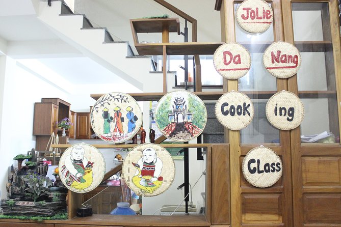 Da Nang Authentic Home Cooking Class - Eating what you prepared together