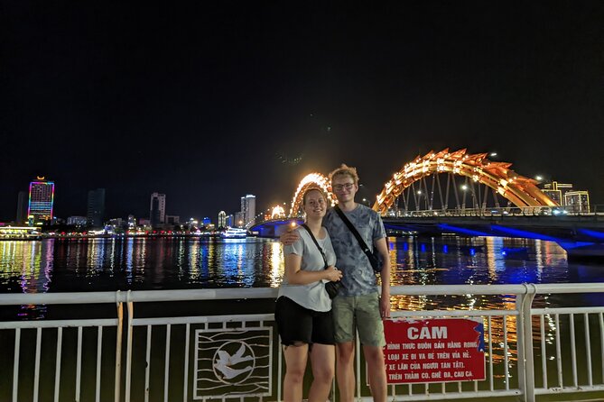 Da Nang By Night: Seafood dinner, night market and cruise trip - Seafood dinner with a local guide