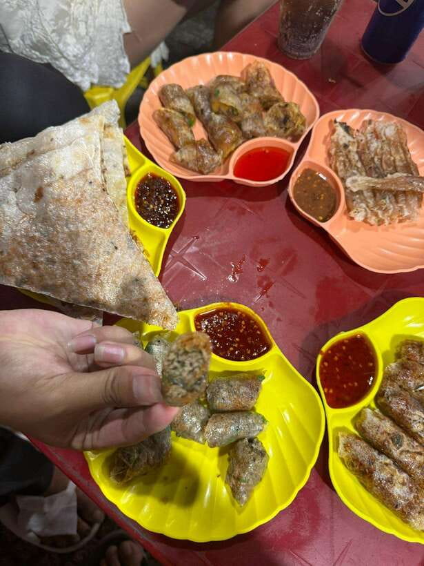 Da Nang City Street Food Private Tour With Local Students - What the $25 price really buys you