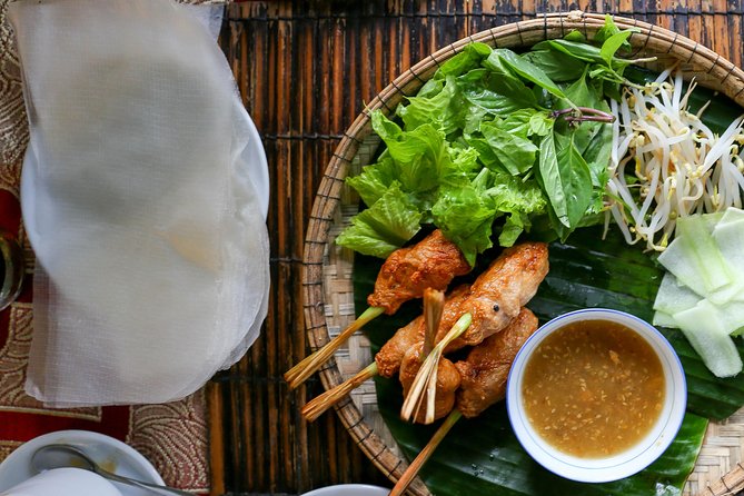 Da Nang Food Tour by Motorbike - A local market and a look at daily life