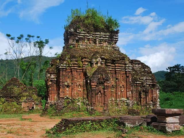 Da Nang: Half-day Journey To My Son Sanctuary - Walking into the Champa sanctuary