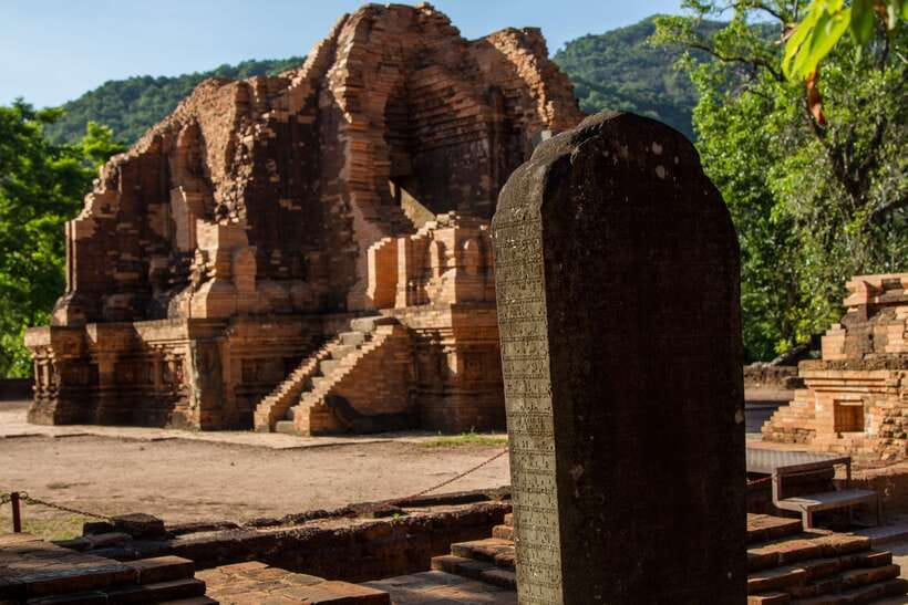 Da Nang: Half-day Journey To My Son Sanctuary - Guides make the difference