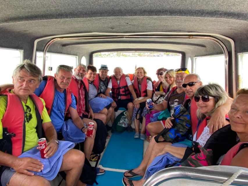 Da Nang/Hoi An: Cham Island Speedboat Tour with Snorkeling - A quick look at Cham Island’s local life