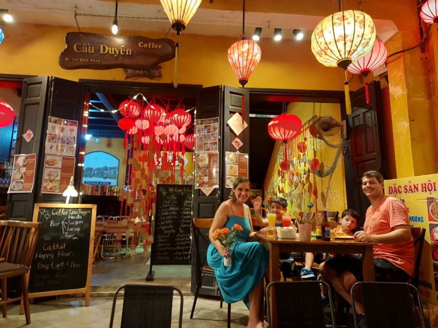 Da Nang/Hoi An: Coconut Village Boat and Hoi An City Tour - Local dinner before the lanterns