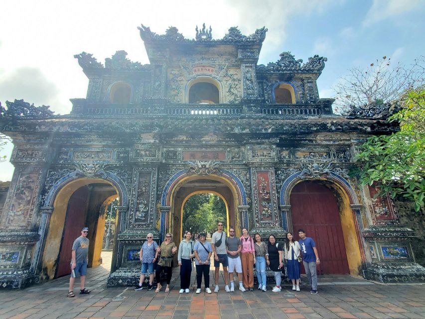 Da Nang/Hoi An: Hue Imperial City via Hai Van Pass & Lunch - Crossing Hai Van Pass above the coast